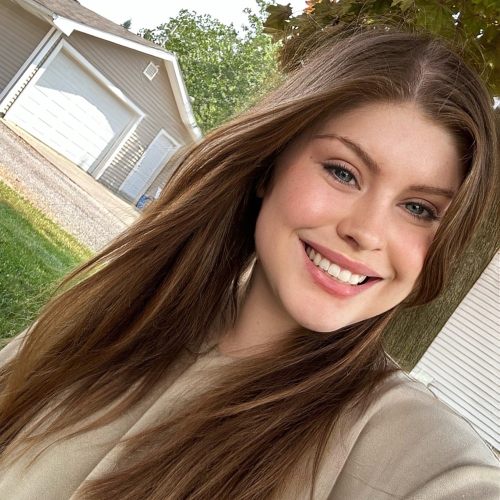 Meet your Posher, Madee